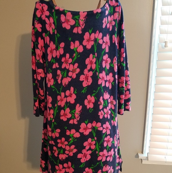 Lilly Pulitzer Tops - Lilly pulitzer flower design sweater